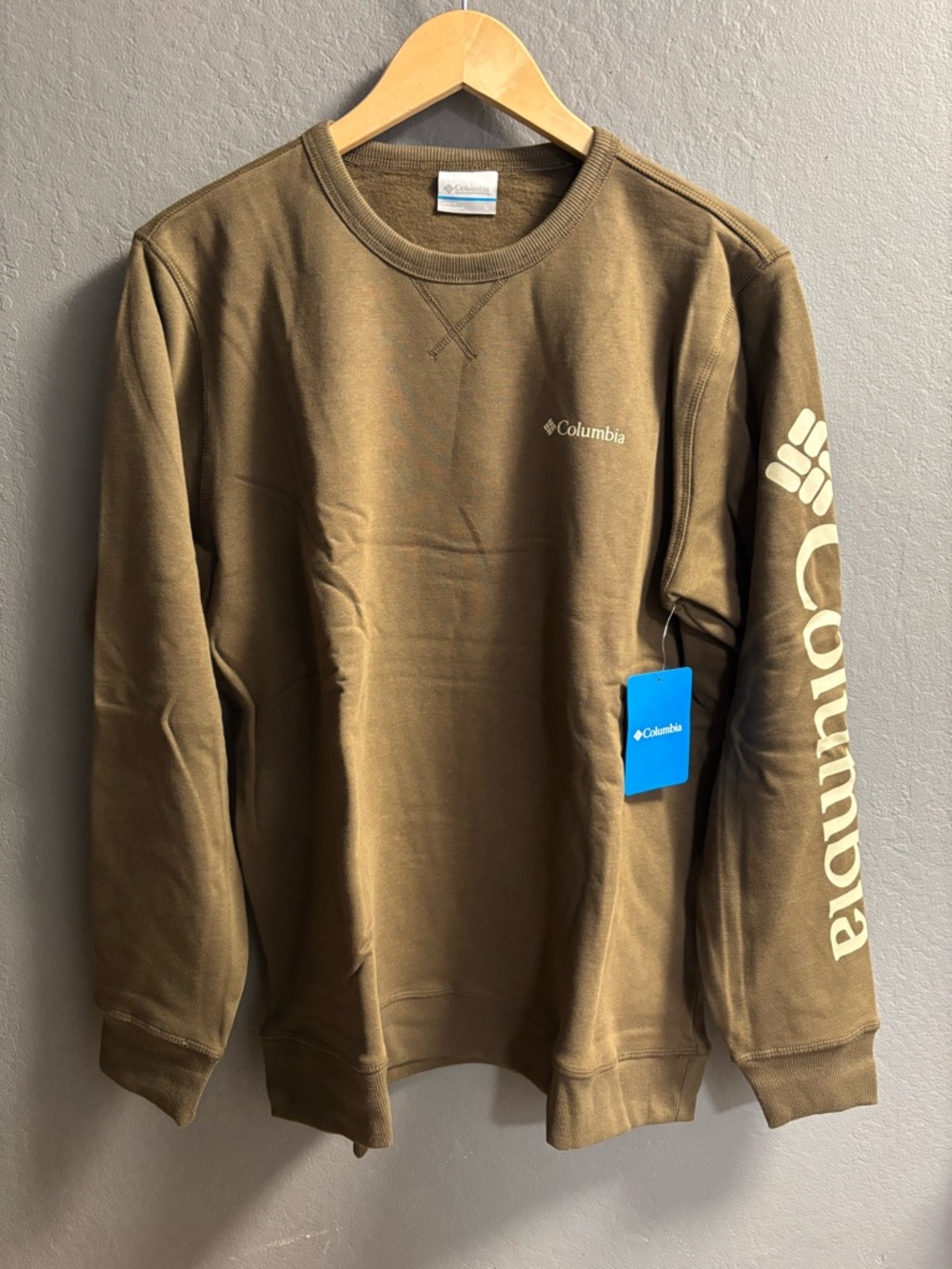 Columbia Vertical Logo Trek Crew Sweatshirt Savory all size avail